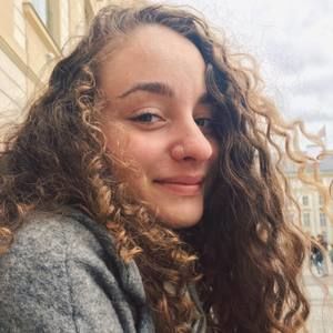 Meet your Posher, Nina